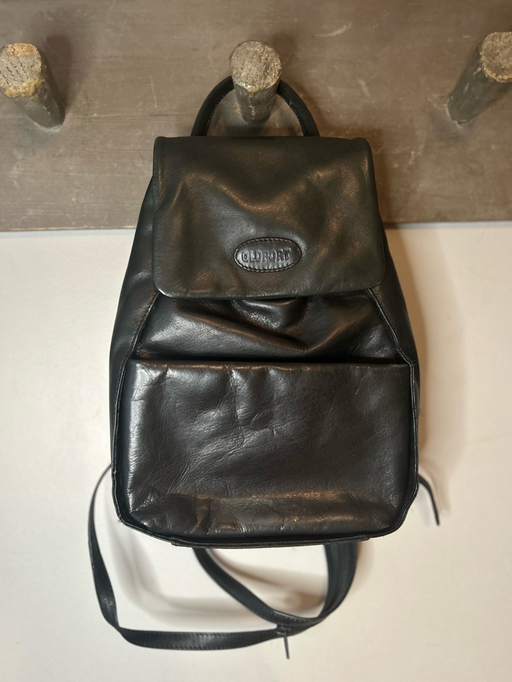 Leather backpack - Picture 2 of 16